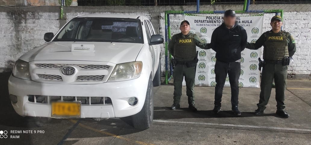 Autoridades lograron evidenciar que la camioneta tenía unas placas falsas, toda vez que las originales son originarias de la república de Argentina.