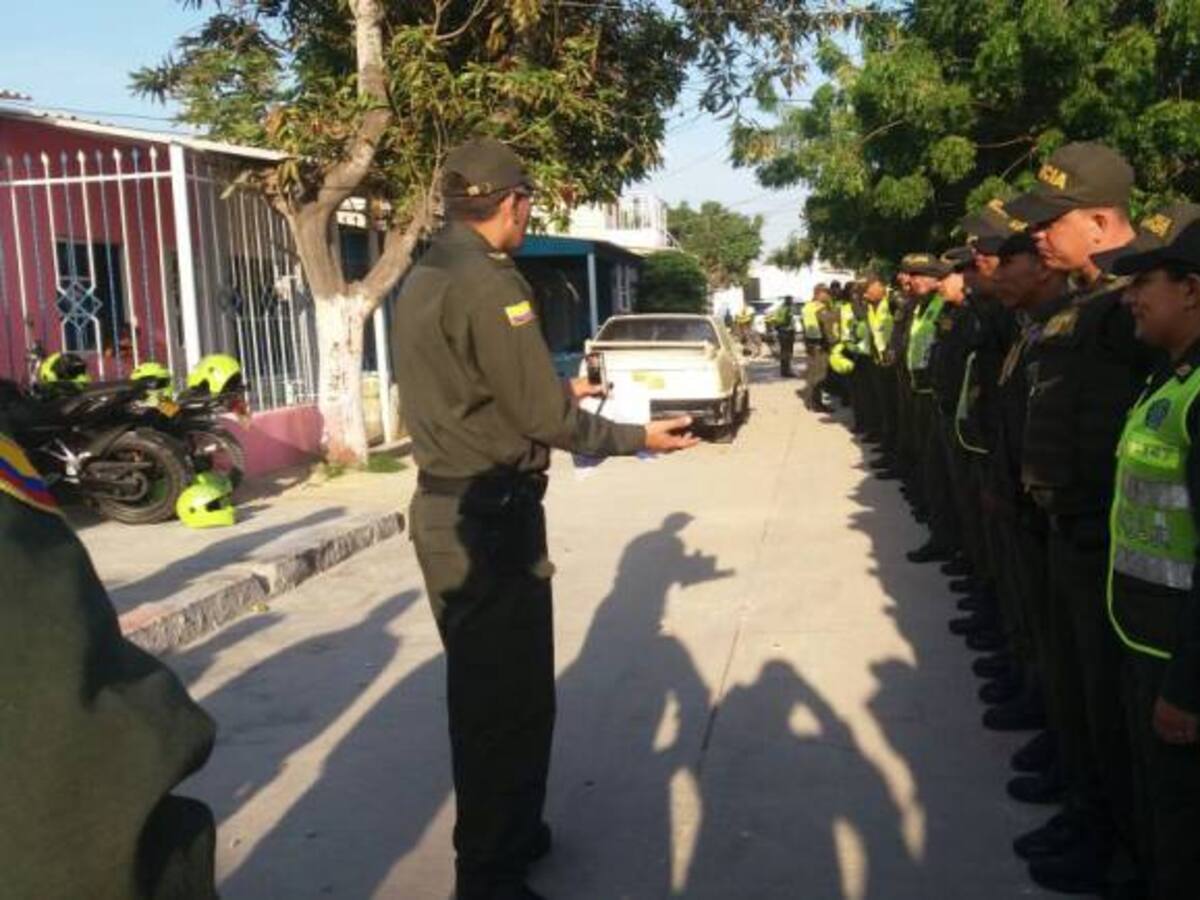 Llevaba dos niños en moto desde la que asesinó a tiros a otro hombre