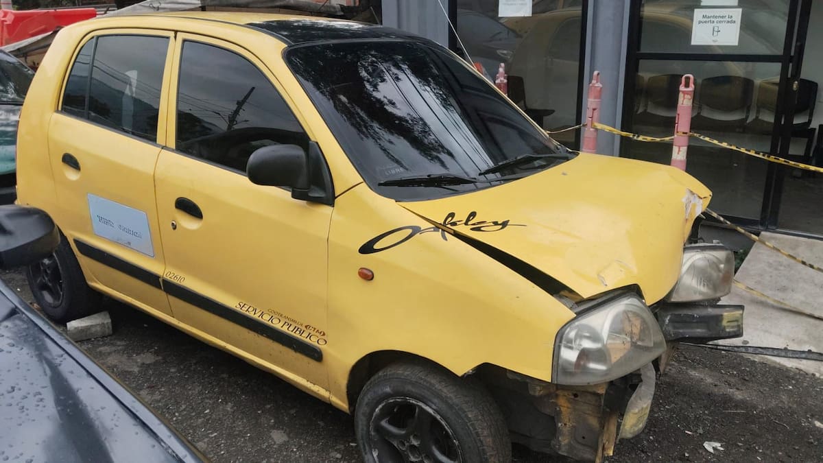 Sin licencia y ebrio: el perfil del taxista capturado tras atropellar a dos personas en Medellín