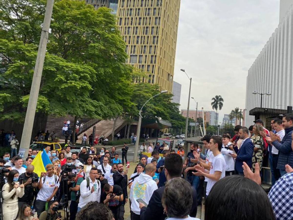 Exsecretarios de la Alcaldía buscarán 300 mil votos para Petro en Antioquia