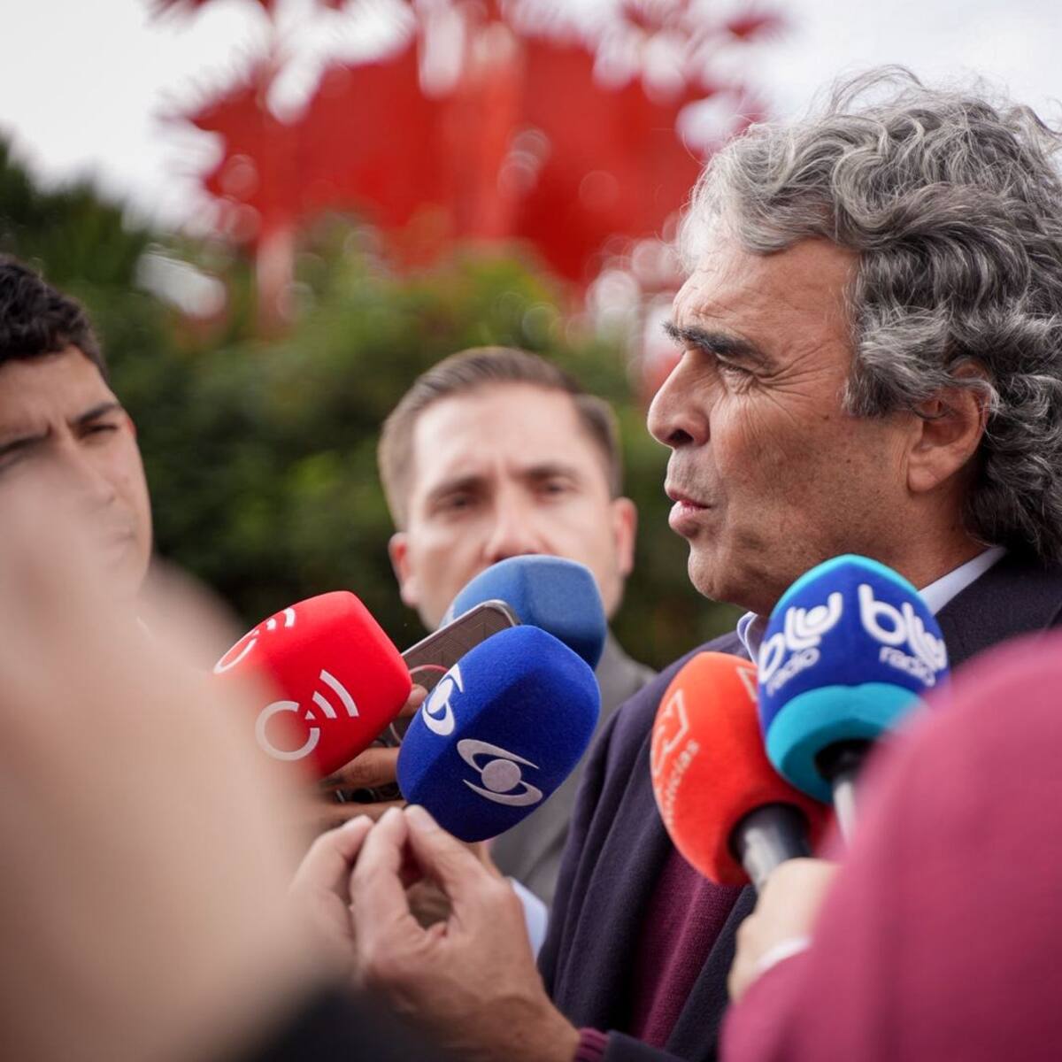 Sergio Fajardo tilda de irresponsable la salida de MinHacienda de la junta del Banco de la República