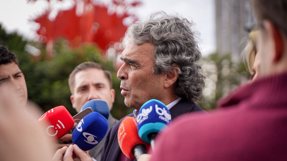 Sergio Fajardo tilda de irresponsable la salida de MinHacienda de la junta del Banco de la República