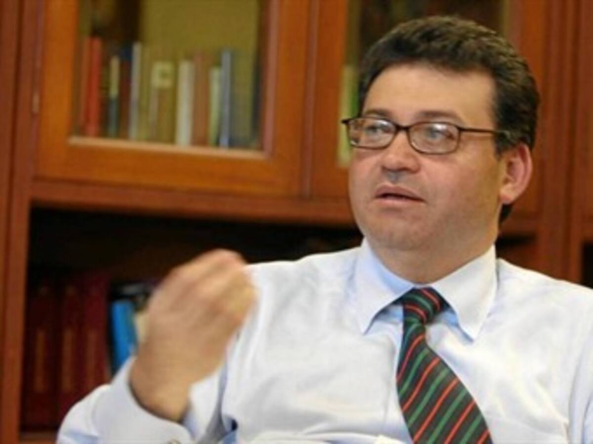 Congreso elegirá el 10 de abril reemplazo del magistrado Humberto Sierra