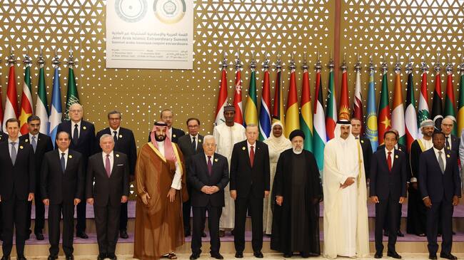 RIYADH, SAUDI ARABIA - NOVEMBER 11: Turkish President Recep Tayyip Erdogan (5th R) poses for a family photo during the Extraordinary Joint Summit of the Organization of Islamic Cooperation and the Arab League at King Abdulaziz International Conference Center in Riyadh, Saudi Arabia on November 11, 2023. (Photo by Mustafa Kamaci/Anadolu via Getty Images)