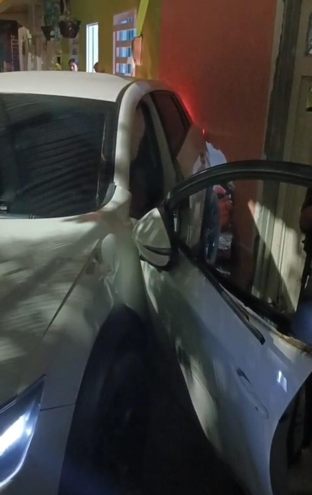 Las autoridades de Puerto Boyacá investigan si el vehículo que chocó contra una vivienda era conducido por el inspector de Policía del municipio.