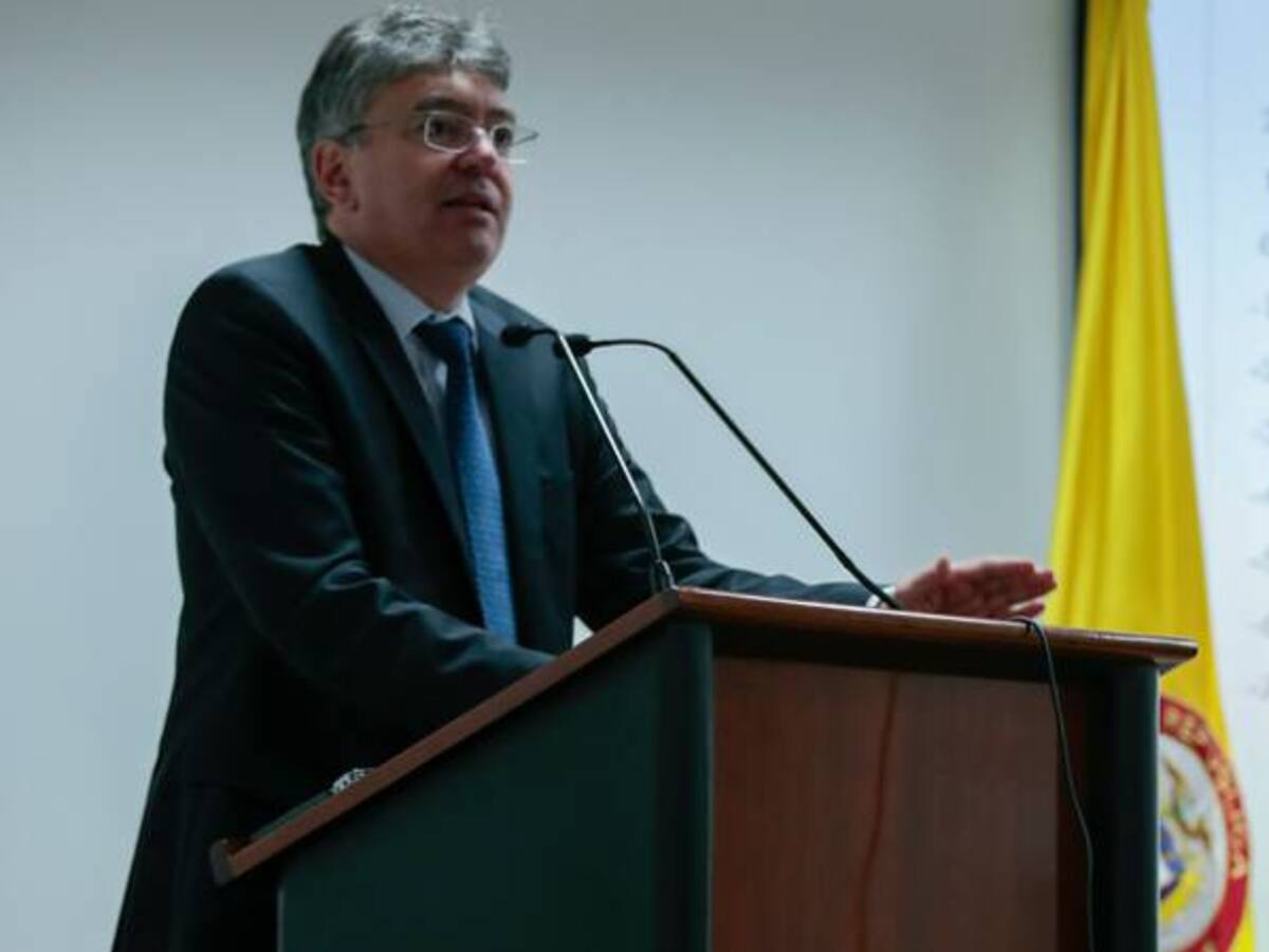 Minhacienda lanza mensaje de tranquilidad frente a hueco fiscal de $30 billones