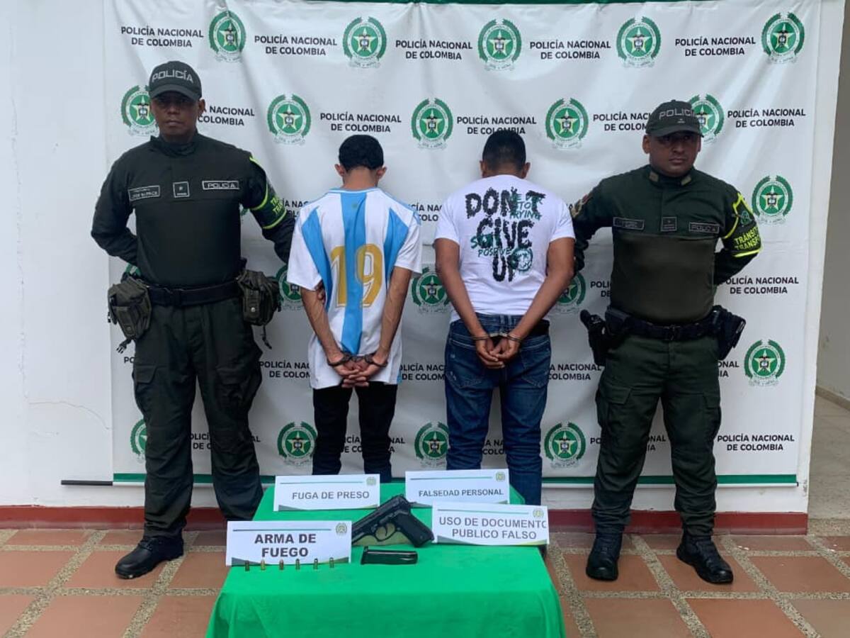 Capturan a dos hombres con arma de fuego en bus intermunicipal en Bolívar: uno tiene casa por cárcel