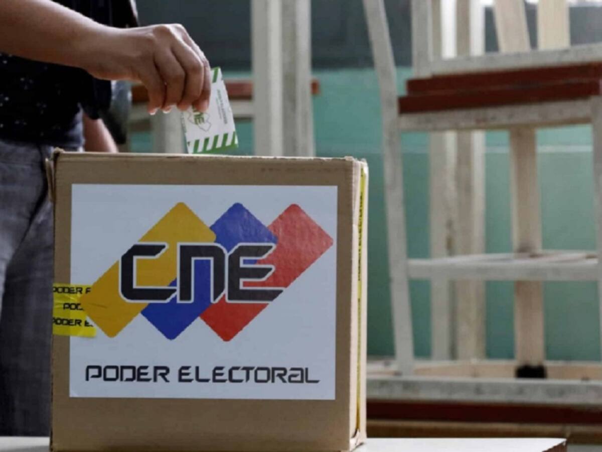 Oposición venezolana denuncia amplia ventaja en medio de las elecciones