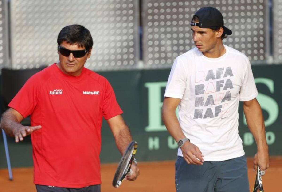 El equipo español encabezado por Rafael nadal y Fernando Verdasco realiza trabajos en la Caja Mágica de Madrid bajo la dirección de Alex Corretja.