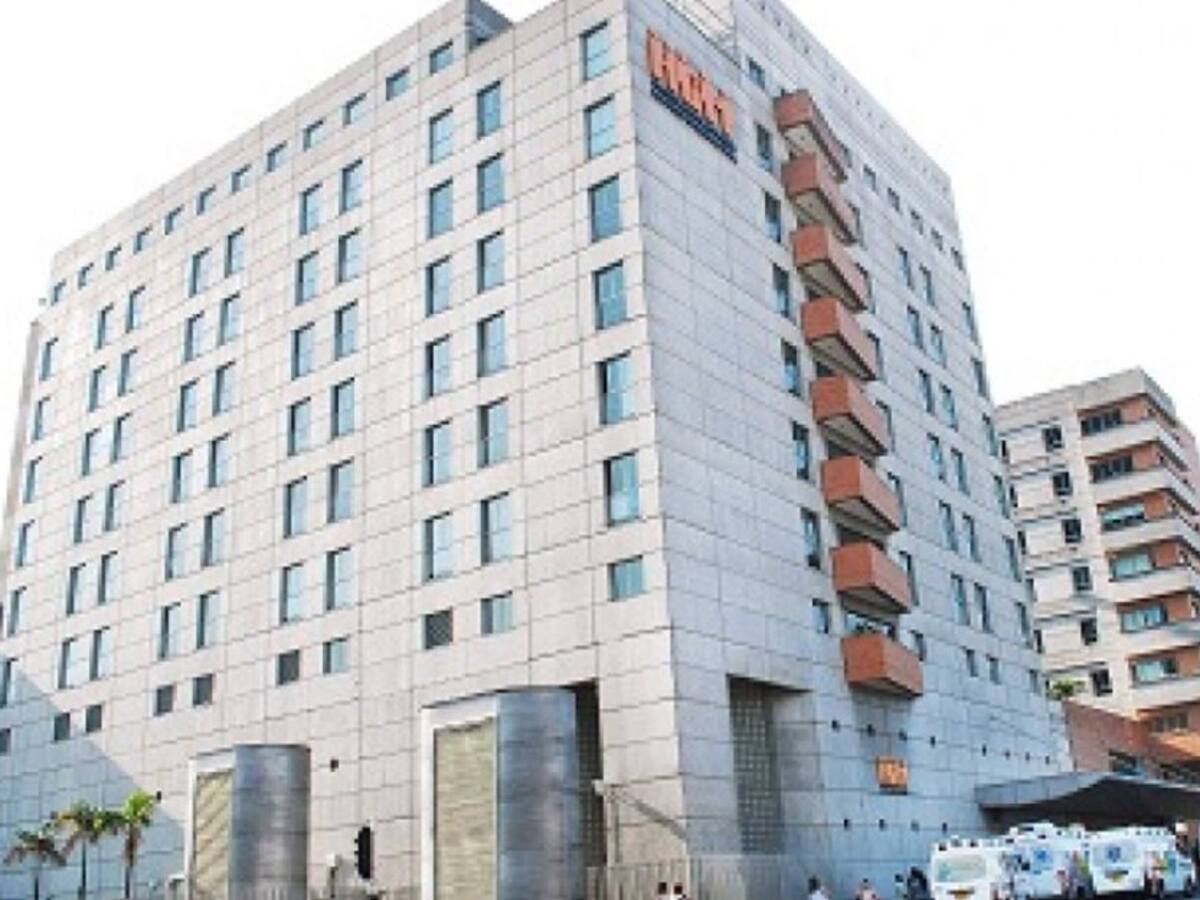 Paciente intentó salir a la fuerza y agredió a médicos del Hospital General