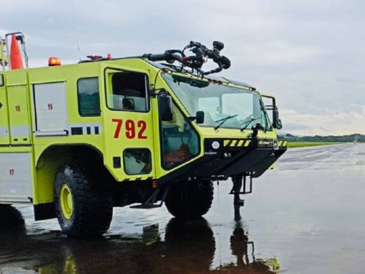 Más de 2.000 pasajeros afectados por inundación del Aeropuerto Vanguardia