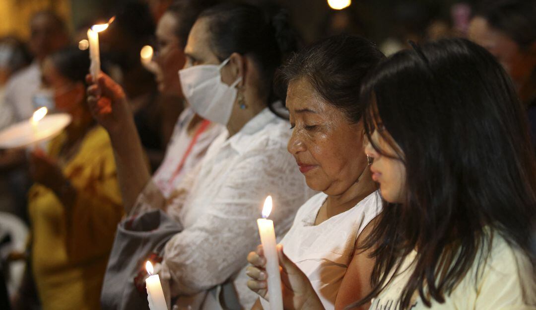 Familiares de los fallecidos en la tragedia.