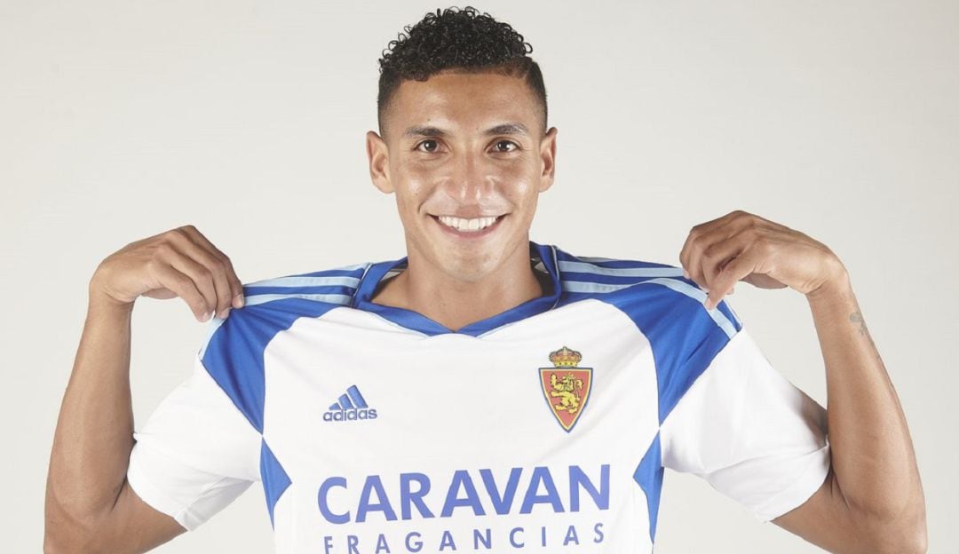 Gabriel Fuentes en su presentación como nuevo jugador del Real Zaragoza.