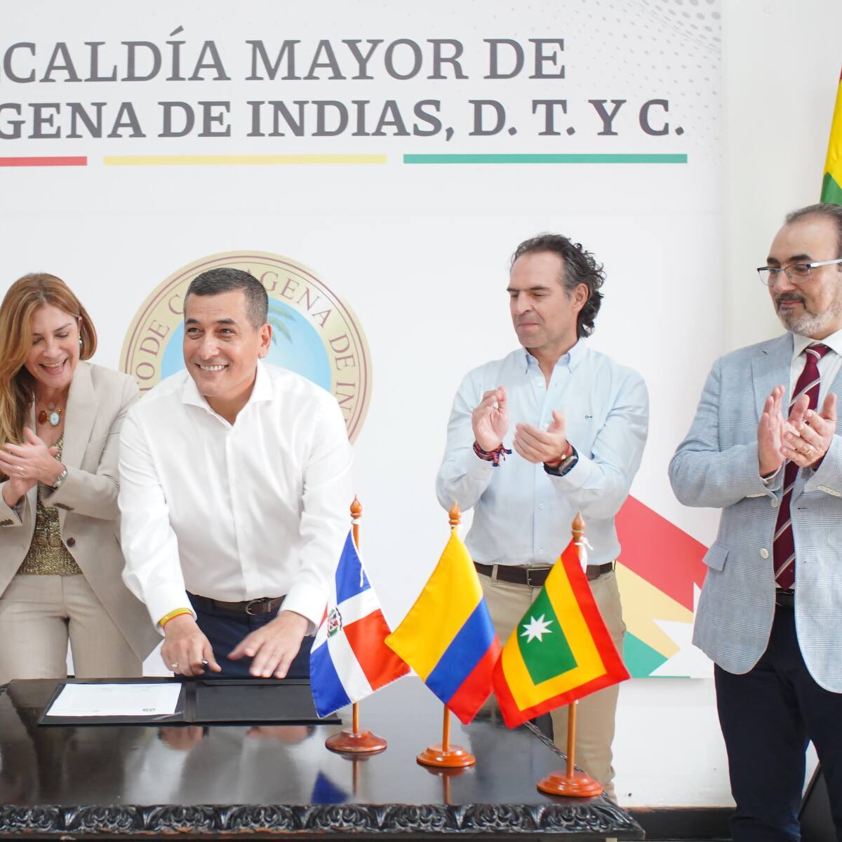 Cartagena materializa intención de hermanamiento con Santo Domingo, República Dominicana