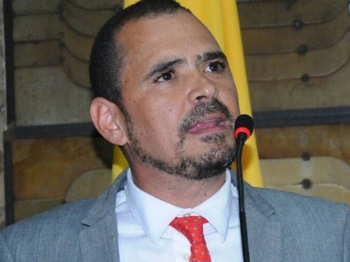Investigan al Contralor de Antioquia por cobrar salario que no trabajó
