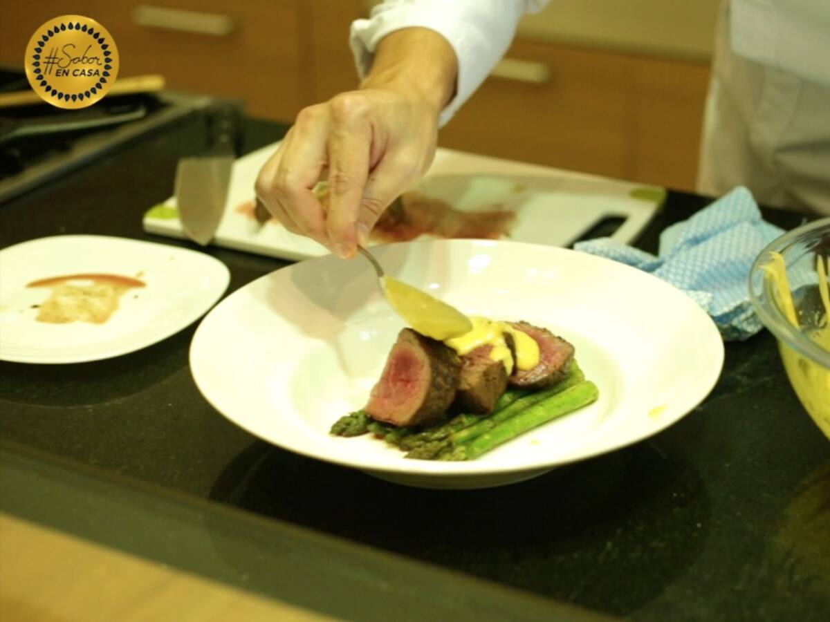 Lomo fino en salsa bearnesa