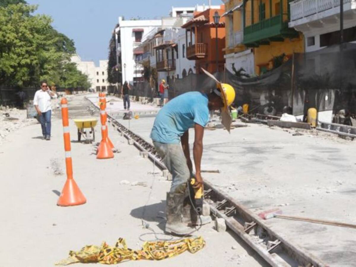 Destituyen a exalcalde local por presuntas irregularidades en contratación