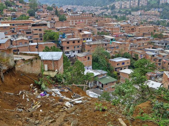 Zona de emergencia en Villatina, tras graves deslizamientos ocasionados por las lluvias en Medellín. Foto: Alcaldía Distrital.