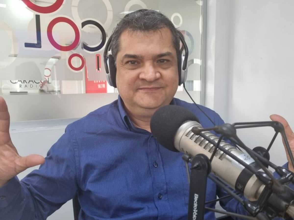 "Cabalgo a lomo de libro": César Augusto Márquez Navarro