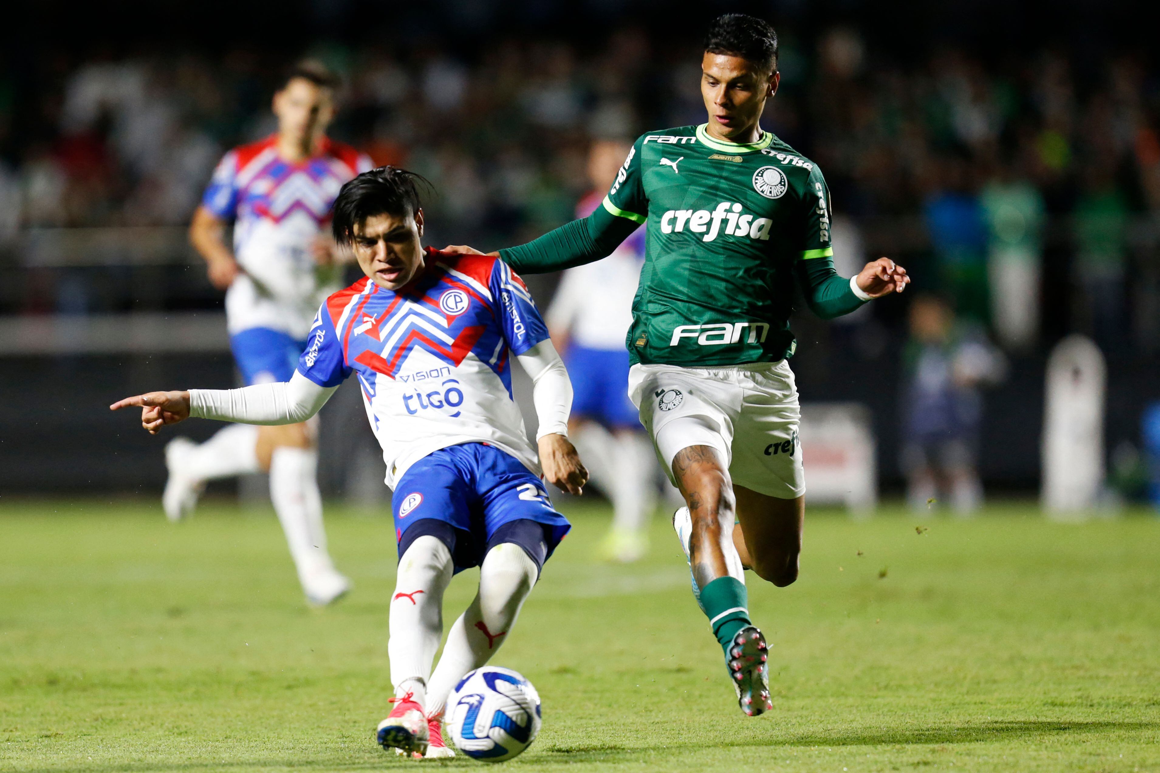Richard Ríos en el duelo Palmeiras Vs. Cerro Porteño por Copa Libertadores. (Photo by Paulo Pinto / AFP) (Photo by PAULO PINTO/AFP via Getty Images)
