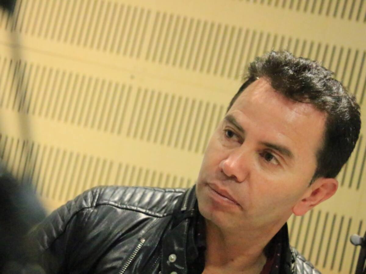 Mi Banda Sonora con el cantante de música popular Jhonny Rivera