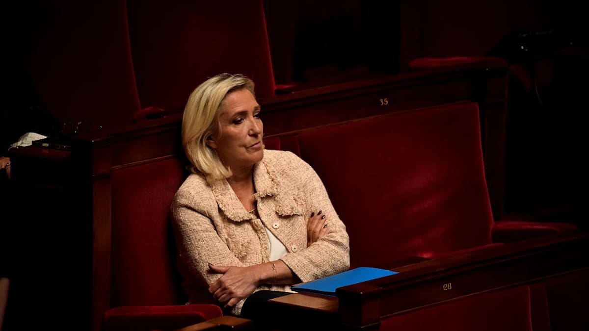 Inicia el juicio en apelación contra la líder ultraderechista Marine Le Pen en Francia