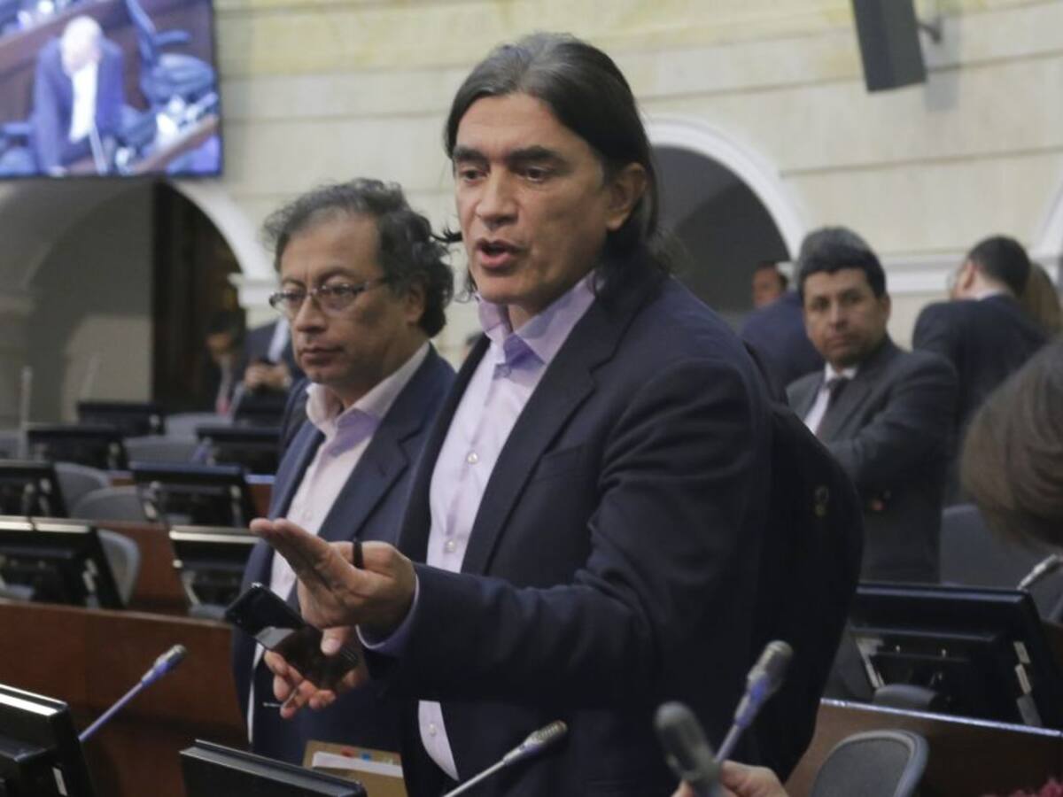 Bolívar dice que Petro entregará el poder en 2026 "sin traumatismos"