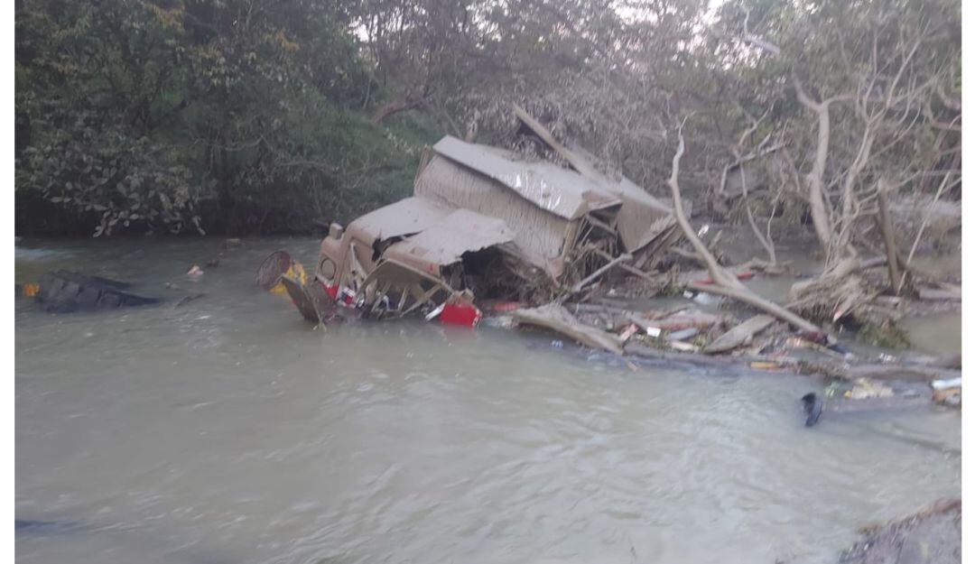 Derrumbe en Moniquirá causa afectaciones en vehículos y viviendas 