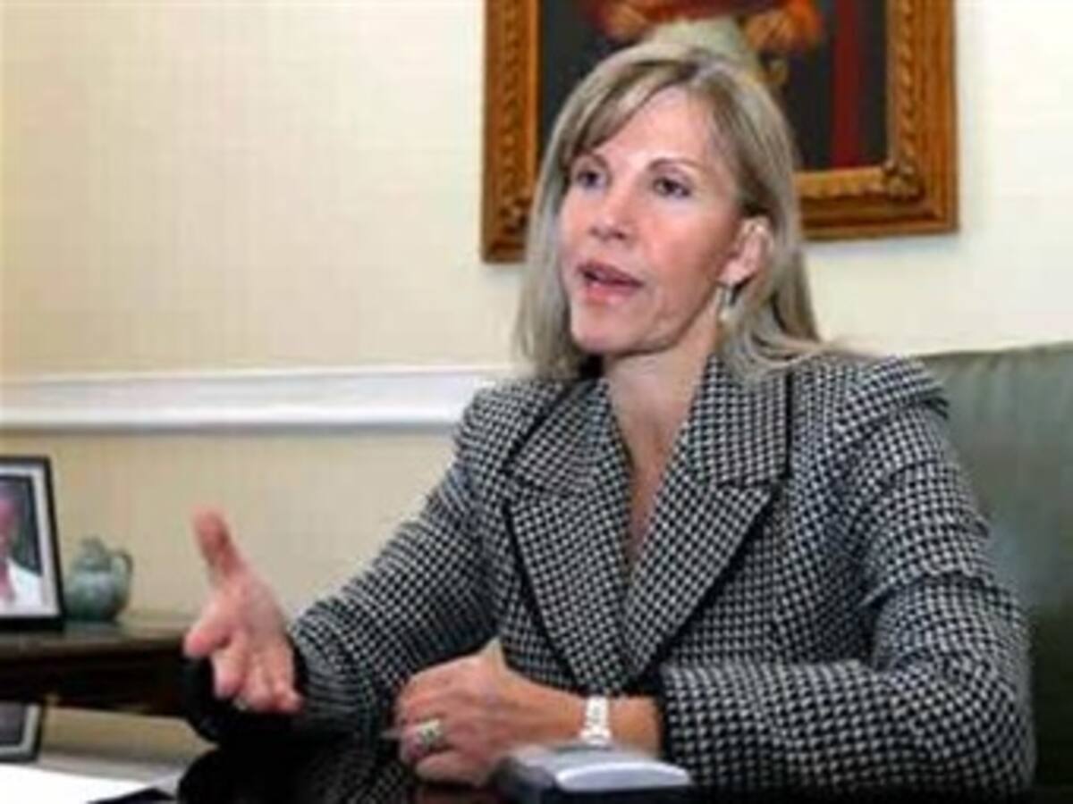 Víctor Patiño Fomeque lanza 'salvavidas' a senadora Dilian Francisca Toro