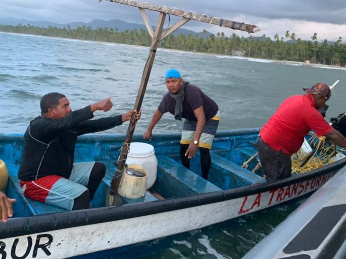 Armada rescata a dos pescadores tras quedar a la deriva en Cabo San Juan