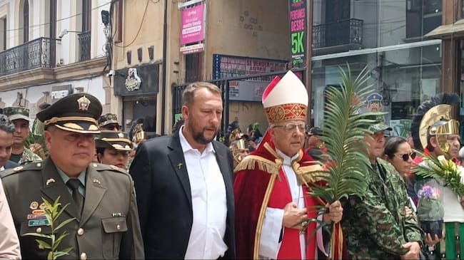 Monseñor Gabriel Ángel Villa Vahos, arzobispo de la Arquidiócesis de Tunja, Boyacá, en la procesión de Domingo de Ramos / Foto: Caracol Radio.
