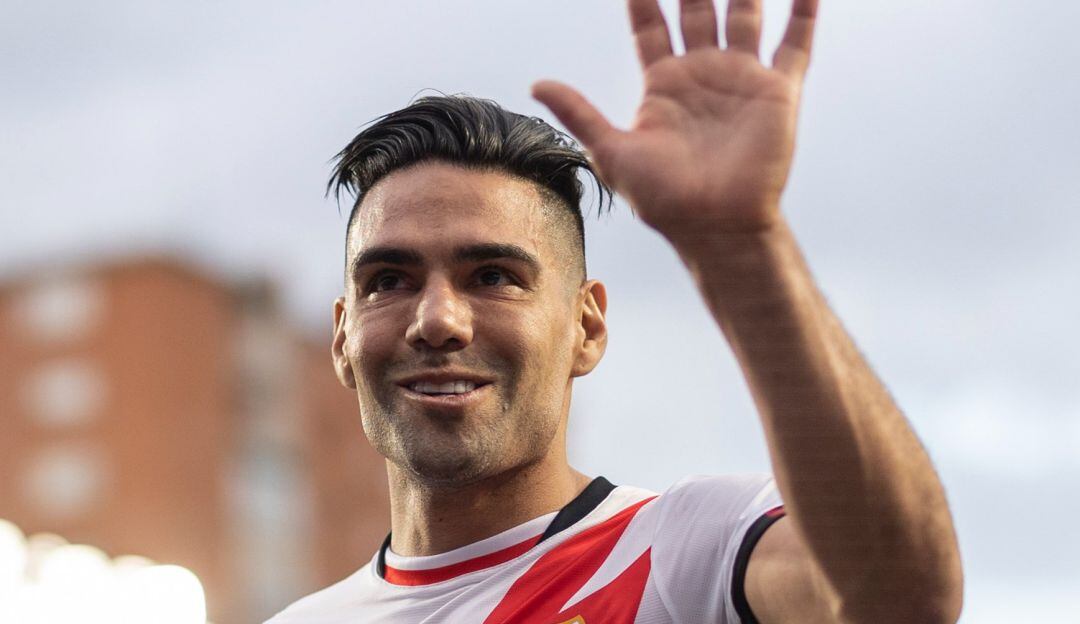 Falcao festeja al terminar el partido contra la Real Sociedad.