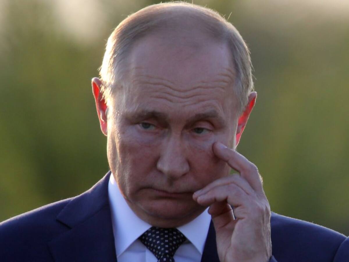 Putin, obligado a guardar cuarentena por contagiados de COVID en su entorno