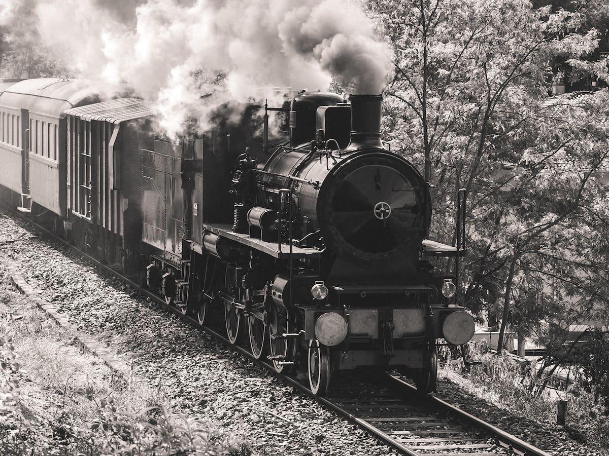 ¿Cuál fue el primer tren que tuvo Colombia? Conectaba dos océanos