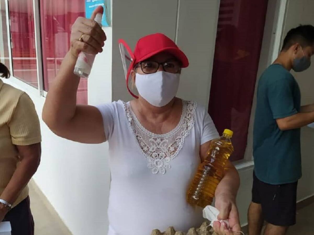 Entregan más de 7 mil kits alimentarios a adultos mayores en Cartagena