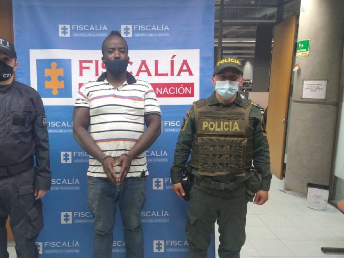 A la cárcel hombre que asesinó a su madre de una puñalada en Medellín