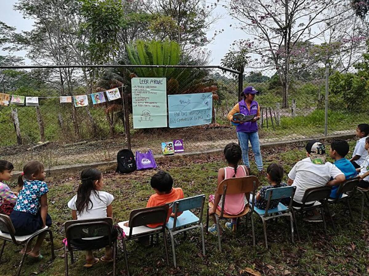 Bibliotecas rumbo a 220 veredas afectadas por la violencia en Colombia