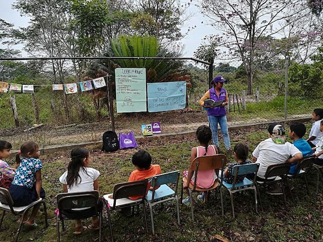 Bibliotecas rumbo a 220 veredas afectadas por la violencia en Colombia