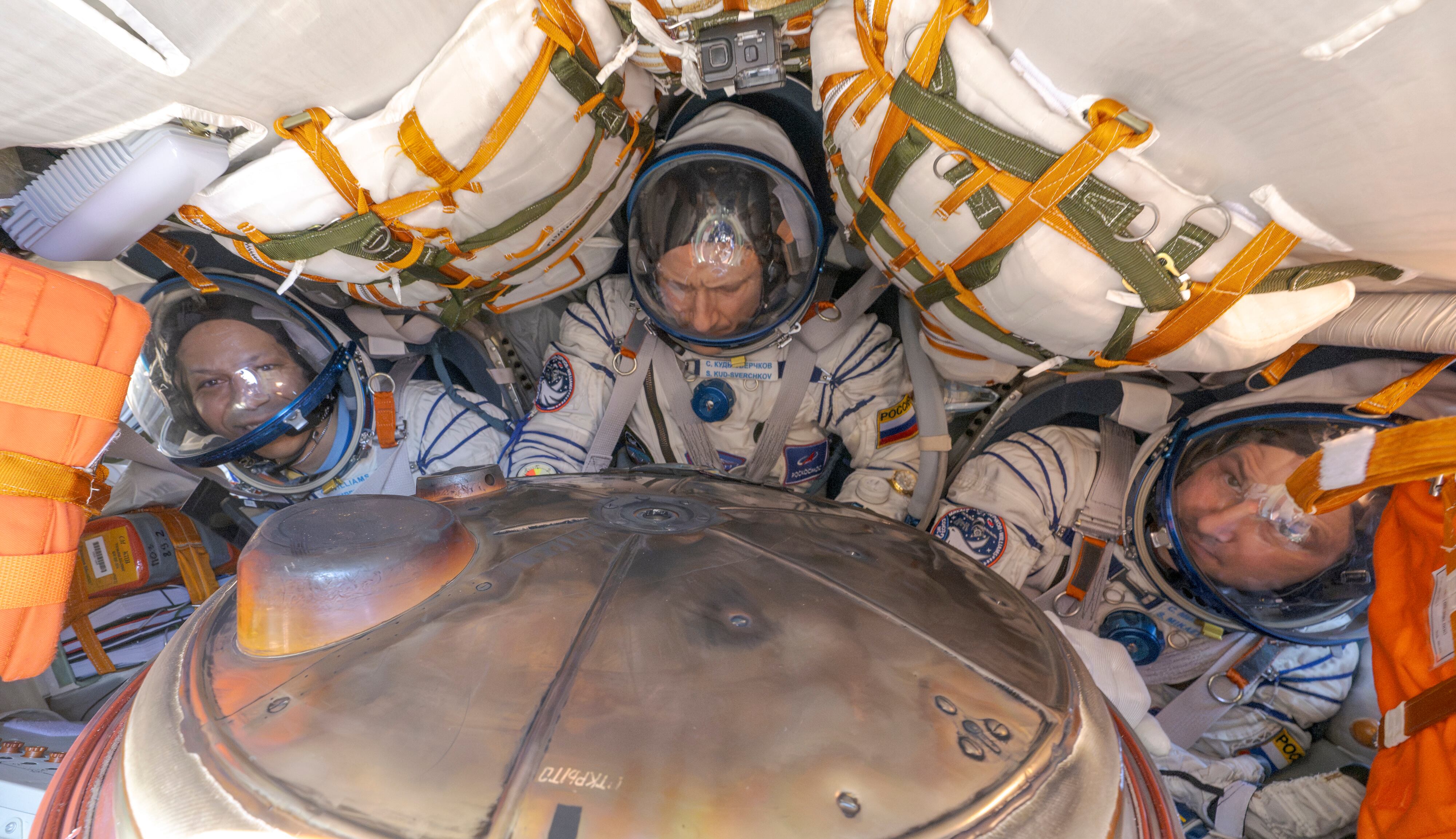 Tres astronautas de la Estación Espacial Internacional regresaron a la Tierra tras 8 meses. Fotos: Getty Images.