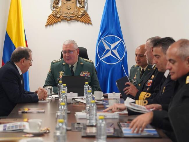 Visita de la OTAN a Colombia para tocar temas militares.