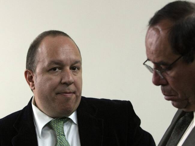 Es una gran "torpeza" que le hayan quitado la seguridad: Padre de Camilo Bula