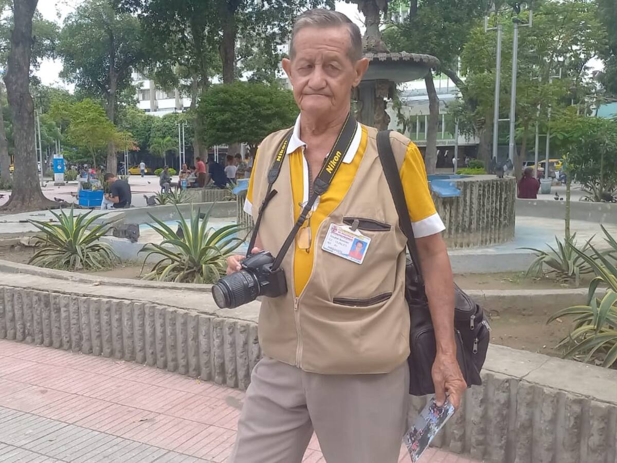 Fotógrafos del Parque Santander luchan por conservar la tradición