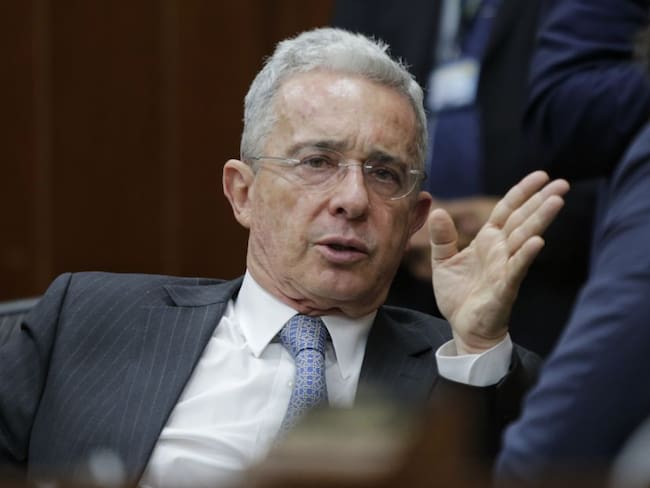 Senado aceptó renuncia de Álvaro Uribe