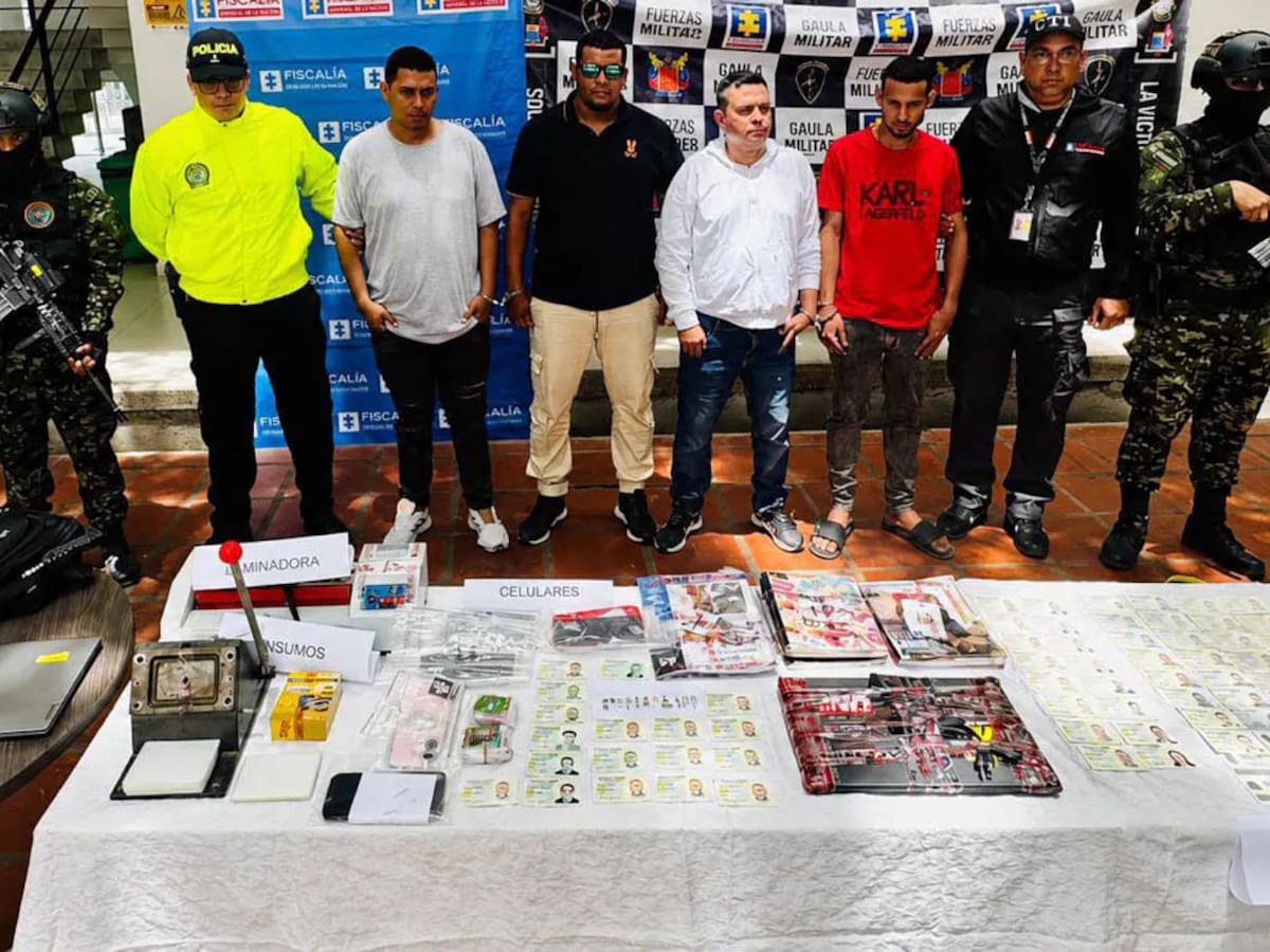 Capturados por fabricar cédulas falsas en Santa Marta