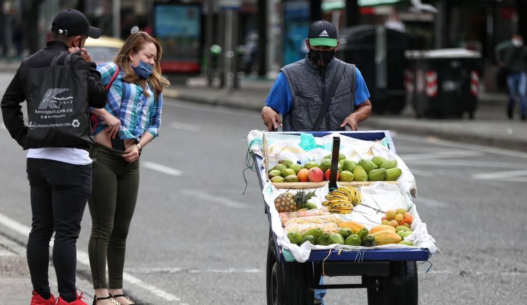 Vendedores ambulantes en Colombia. Foto: Colprensa. 