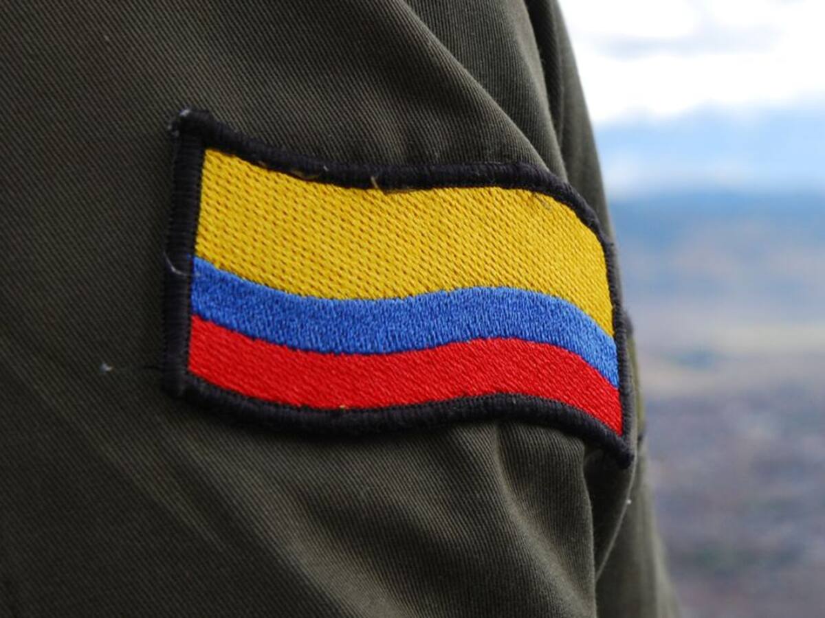 Ejército retira a uniformados que protagonizaron video con licor y música