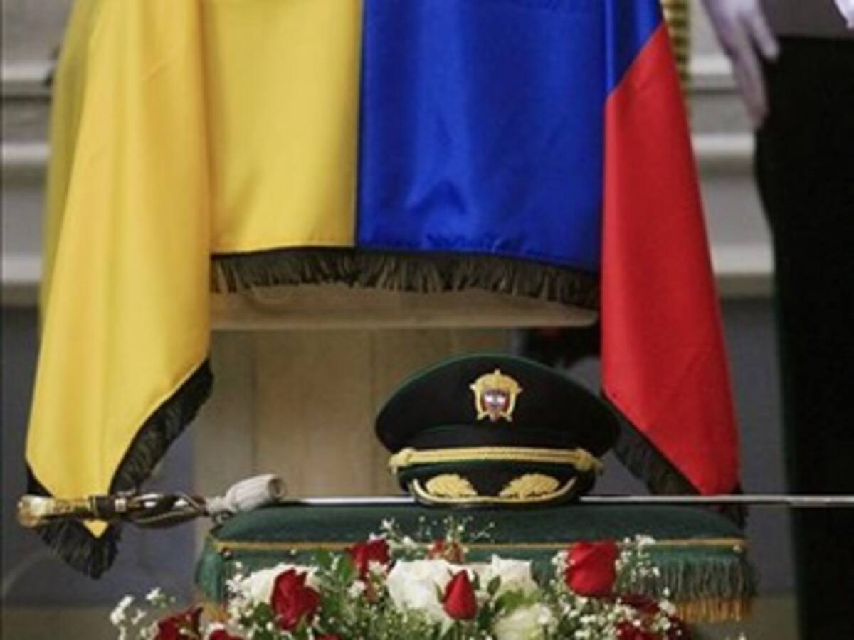 “No te pudieron arrebatar la dignidad', dijo doña Emperatriz en las exequias del coronel Guevara