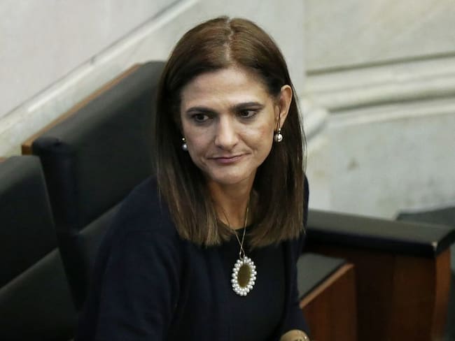 Ministra Ángela María Orozco se queda en la cartera de transporte