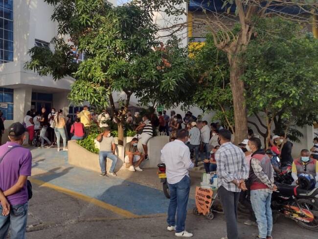 Pensionados portuarios y del magisterio se quejaron de los servicios