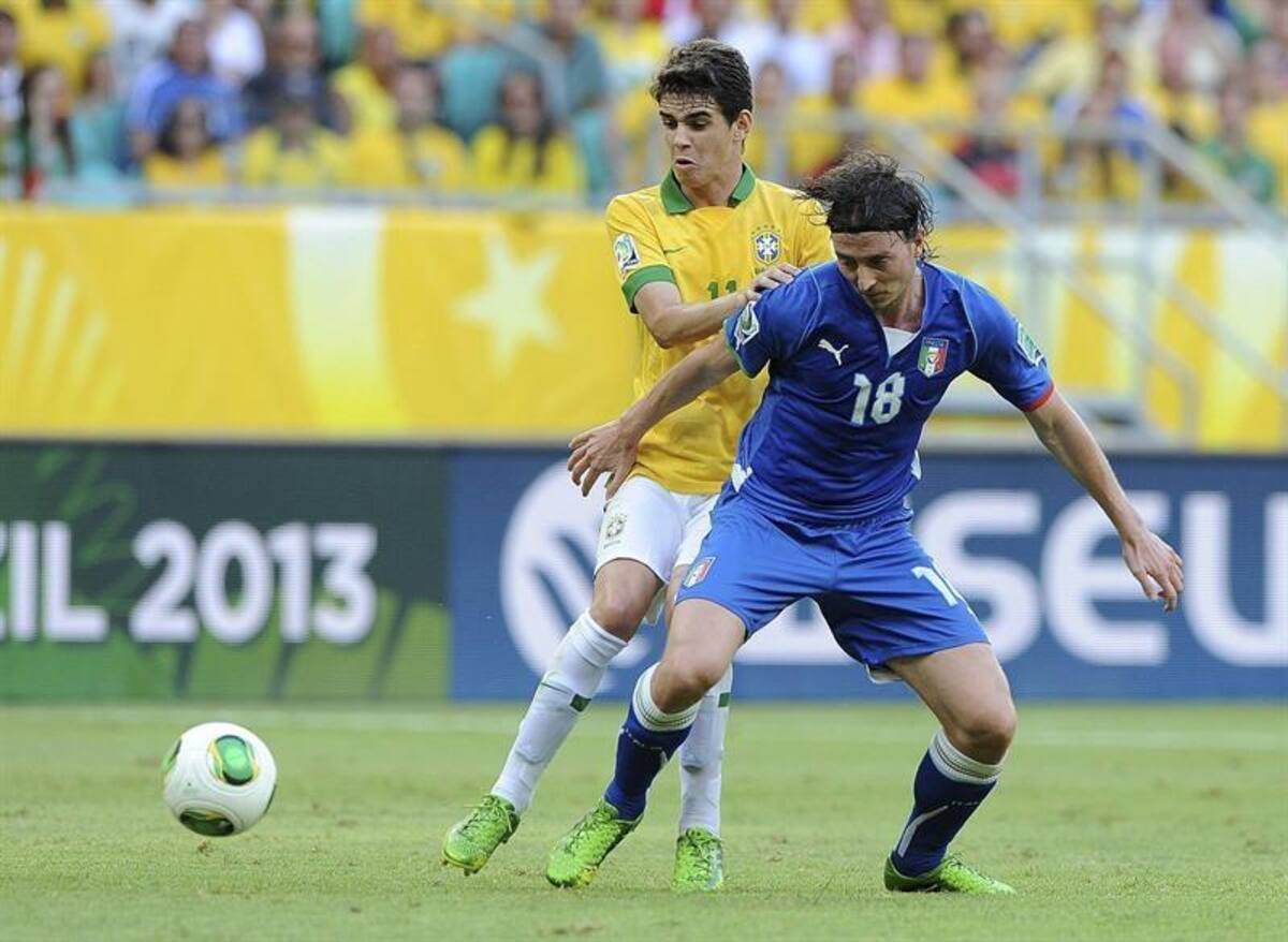 Brasil, primero en su grupo tras vencer 4-2 a Italia.